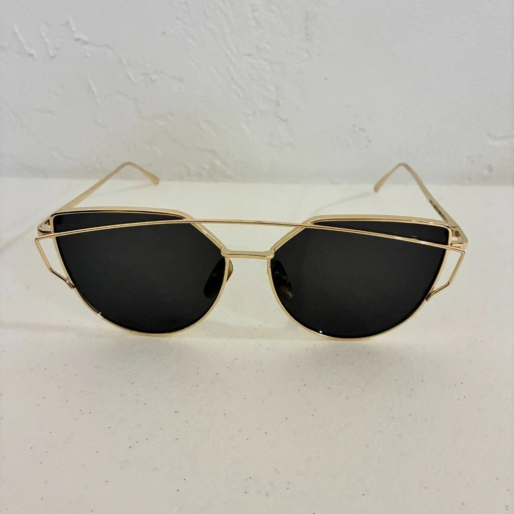 Gentle Monster Love Punch Mirrored Cat Eye Sunglasses Gold Tone Wire Frame Italy